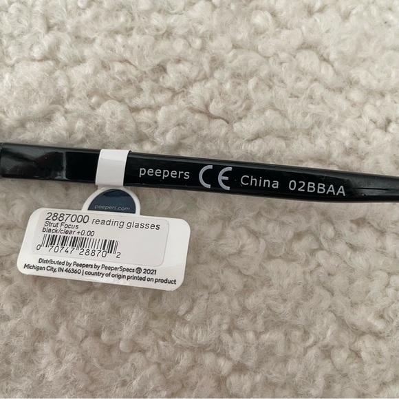 NIP Peepers Reading Glasses from Reese’s Bookclub Dec. Box! - Picture 6 of 13